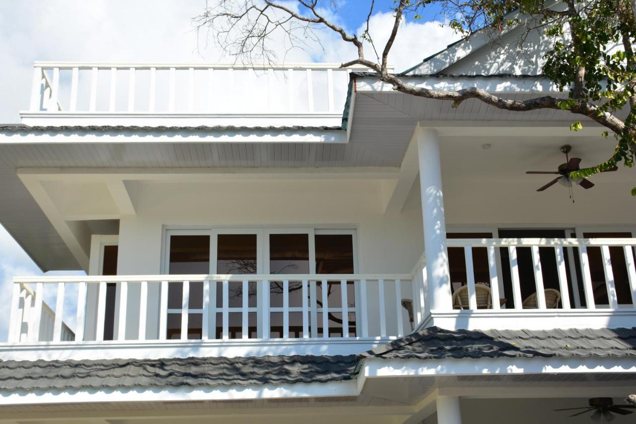 Fiorella Beach House, Диани Бийч Екстериор снимка
